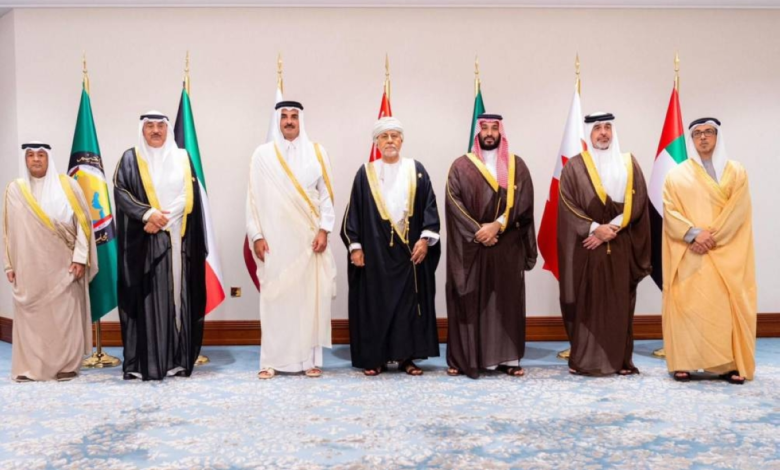 قادة الخليج يدينون العدوان الإسرائيلي على قطر وتفعيل الدفاع المشترك