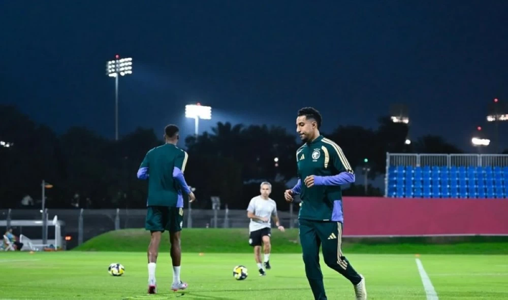 هيرفي رينارد يفرض الانضباط التكتيكي في تدريبات المنتخب السعودي