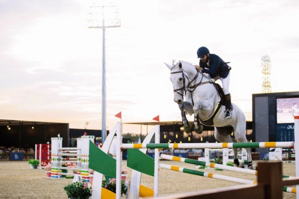 بطولة قفز السعودية: منافسات عالمية في الرياض بمشاركة 170 فارساً