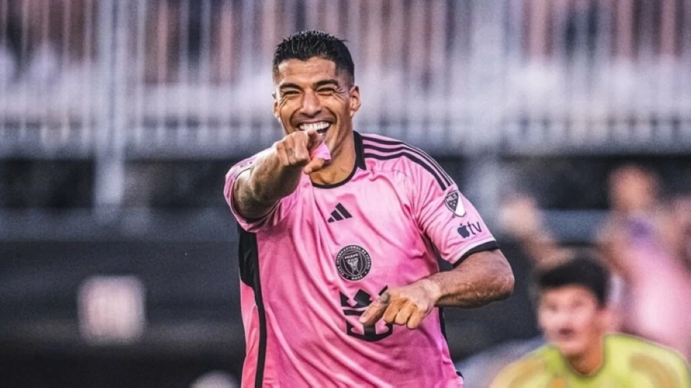 رسمياً: إنتر ميامي يجدد عقد لويس سواريز حتى 2025