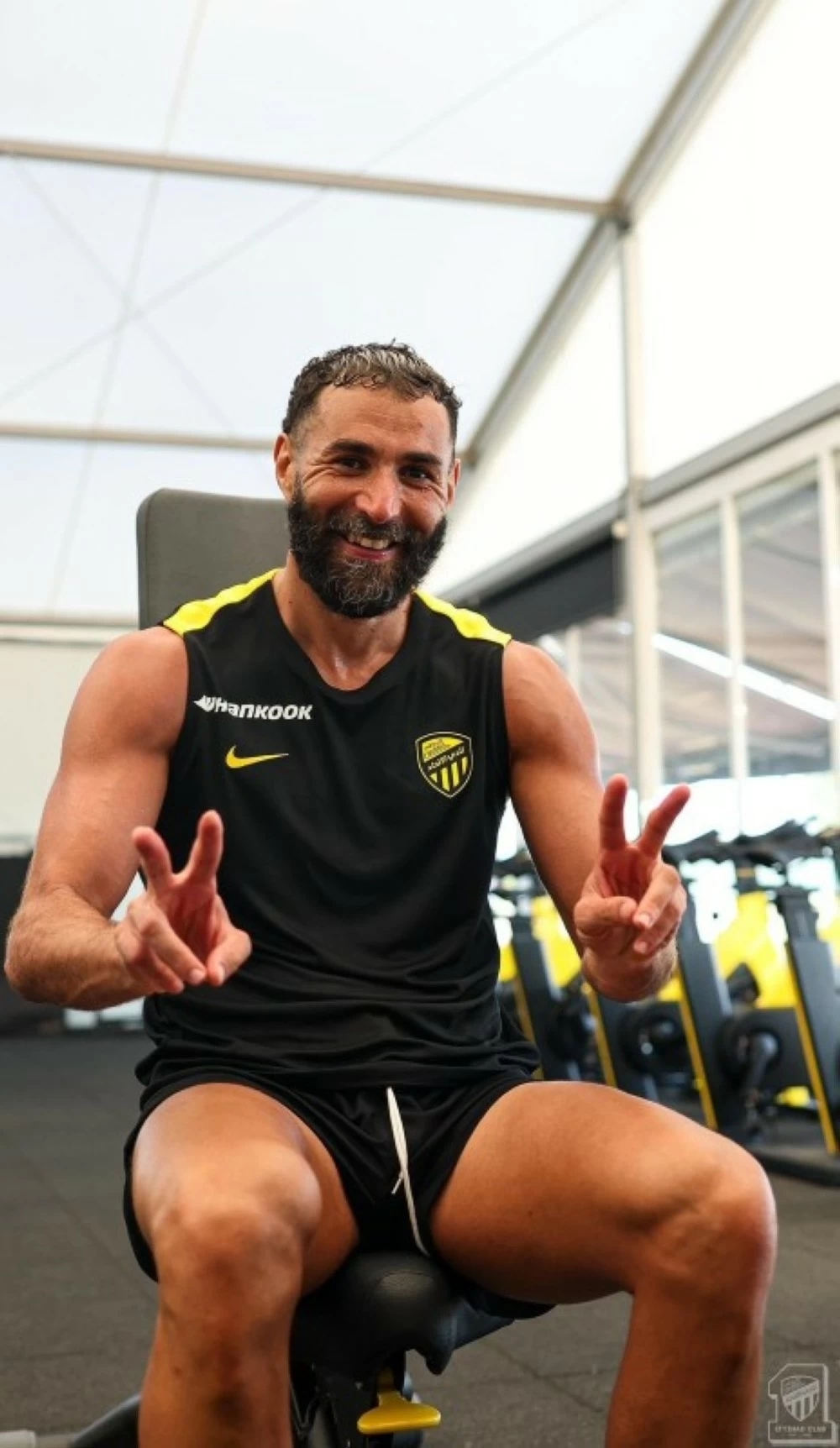 مستقبل بنزيما وكانتي مع الاتحاد: قرار حاسم في يناير