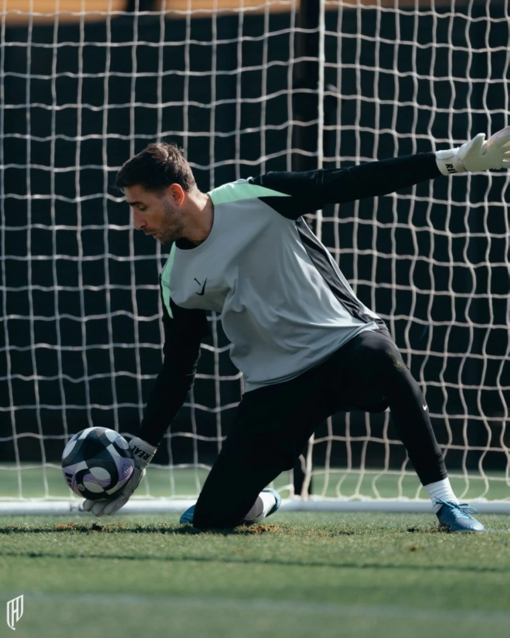 القادسية ضد النصر: رودجرز يعلن التحدي الهجومي في دوري روشن