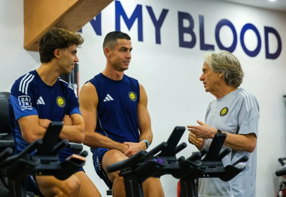 سباق هدافي دوري روشن: رونالدو وميتروفيتش في صراع محتدم