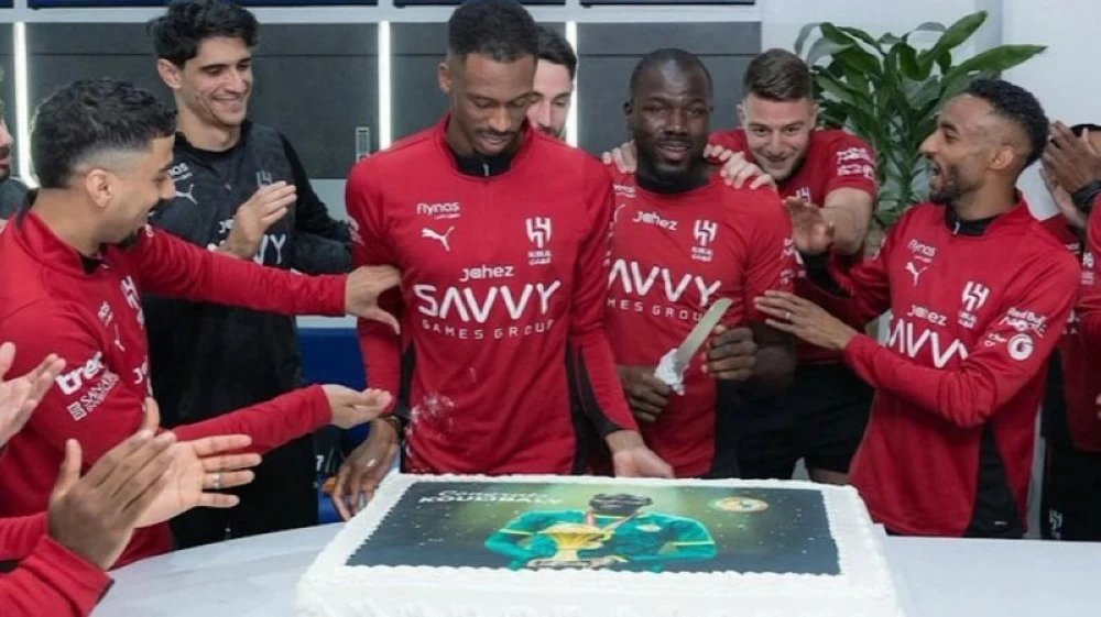 بونو يهنئ كوليبالي بلقب أمم أفريقيا 2025 بروح رياضية