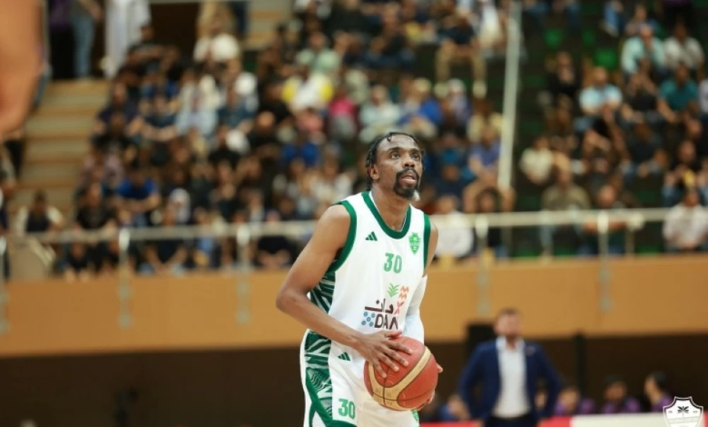 فوز الأهلي على العلا يشعل المنافسة على دوري السلة السعودي