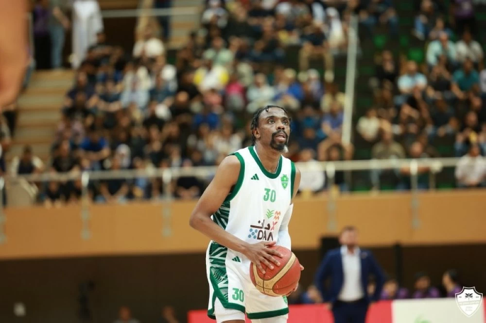 فوز الأهلي على العلا يشعل المنافسة على دوري السلة السعودي