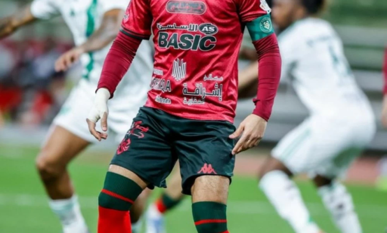 هتان باهبري مهدد بالغياب عن الخلود قبل مواجهة ضمك