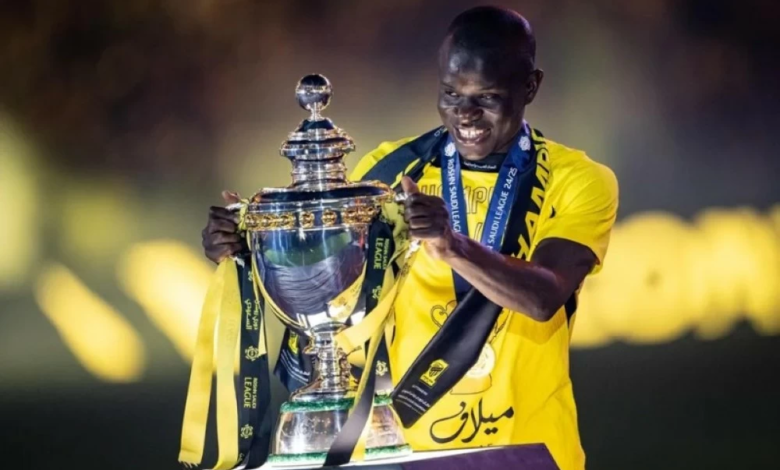 مستقبل نغولو كانتي: الاتحاد يخيره بين التجديد وفنربخشة