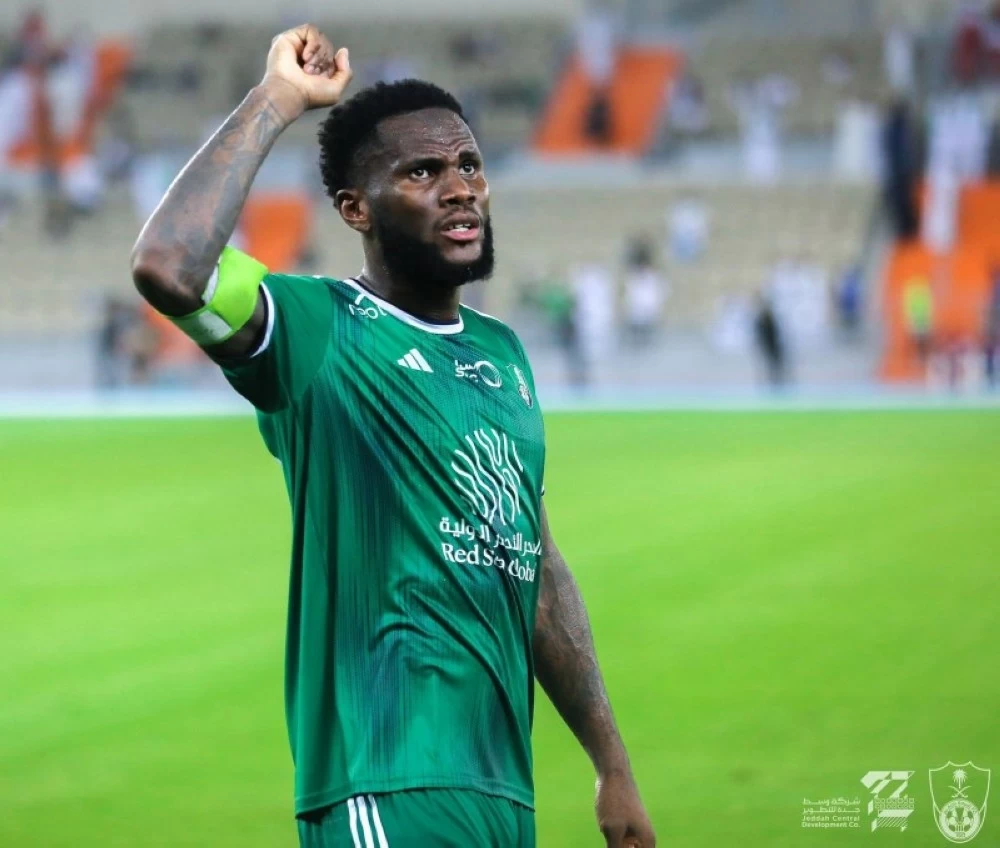 الأهلي ينتظر رد كيسيه على عرض تجديد عقده