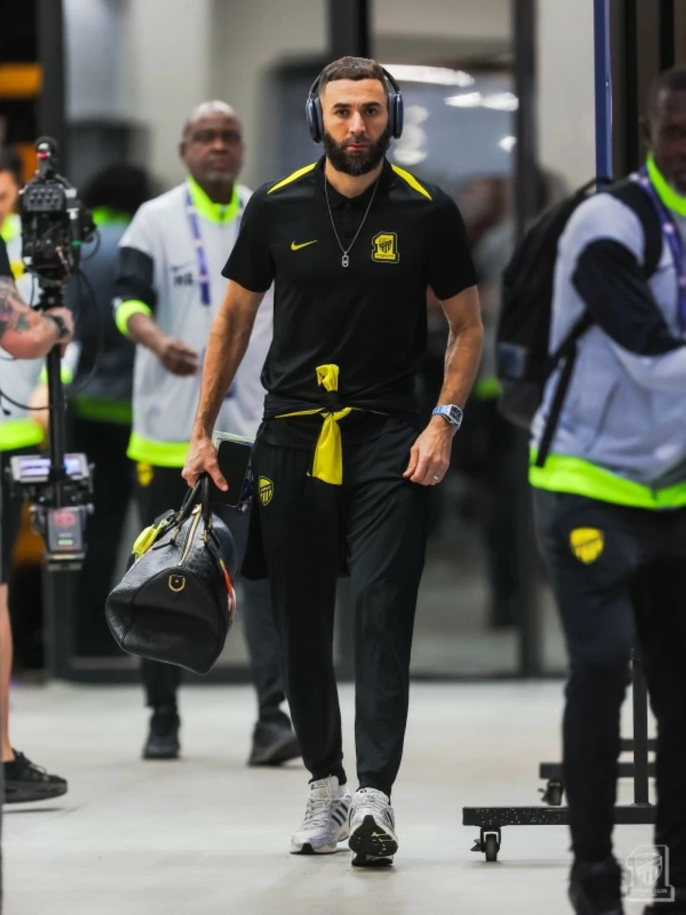 أزمة بنزيما مع الاتحاد: هل يرحل عن الدوري السعودي؟