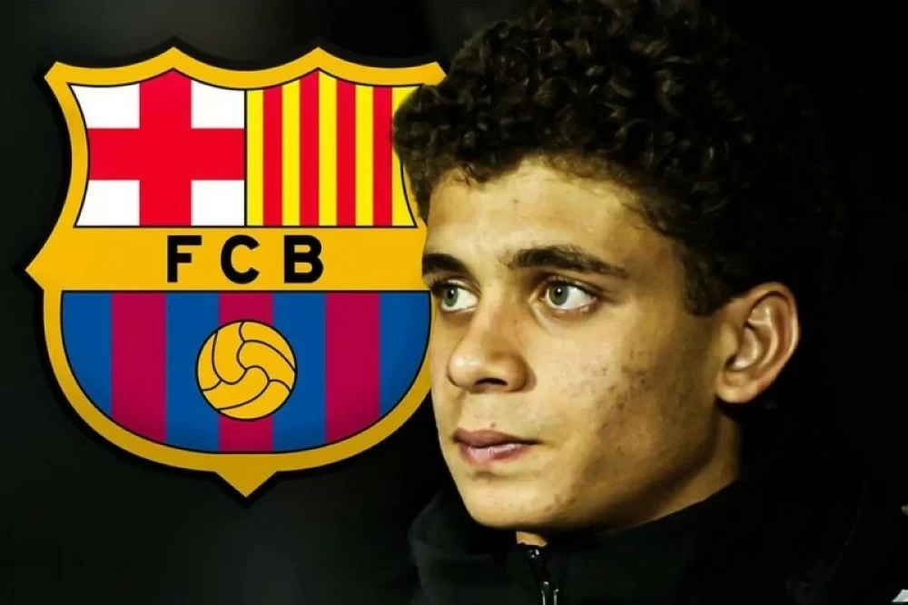 برشلونة يضم موهبة الأهلي حمزة عبد الكريم و صفقتين جديدتين