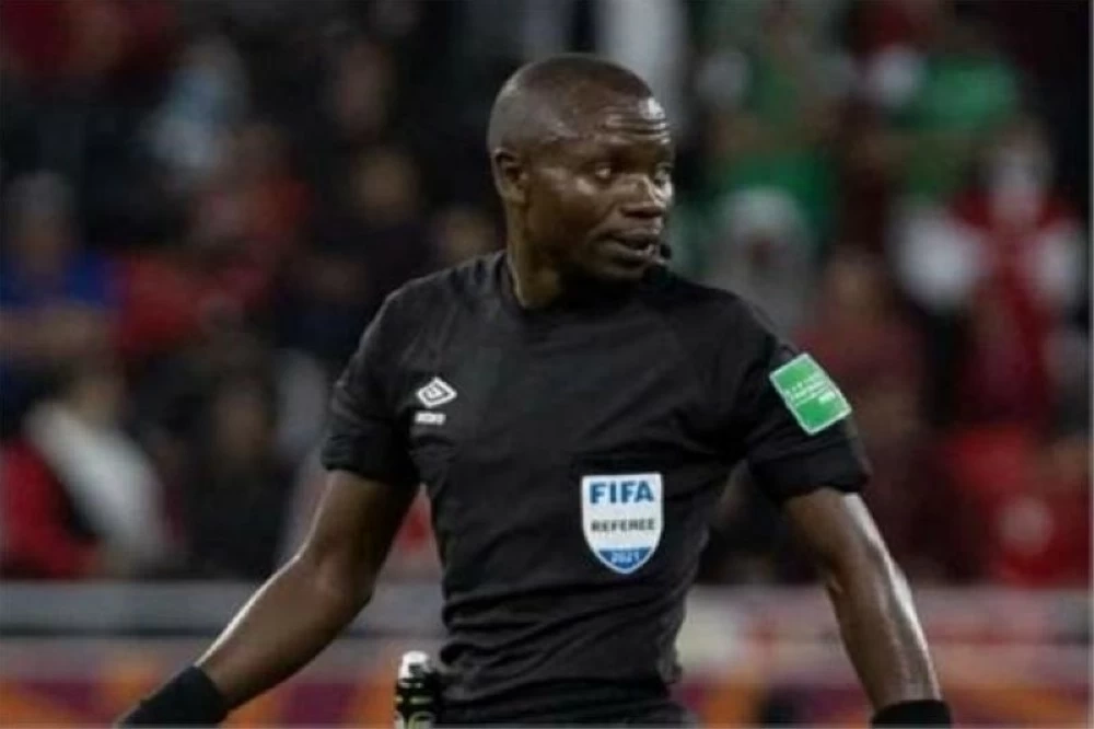 كاف يبرئ الحكم ندالا بعد جدل نهائي أمم أفريقيا 2025