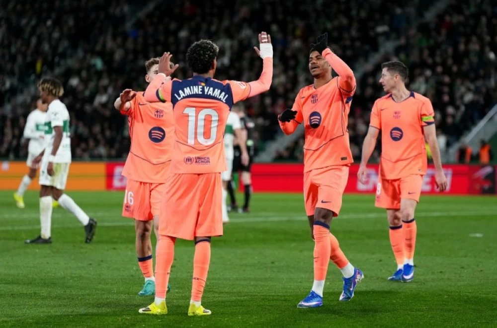 برشلونة يهزم إلتشي ويعزز صدارته للدوري الإسباني