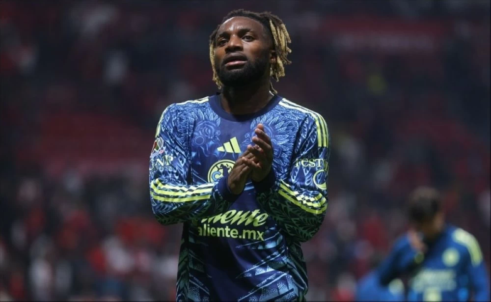 سانت ماكسيمان يغادر المكسيك بسبب العنصرية ضد أطفاله