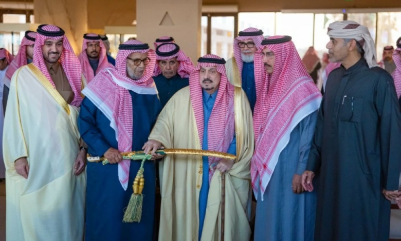 ختام مهرجان الهجن 2024: أمير الرياض يتوج الفائزين بالجوائز