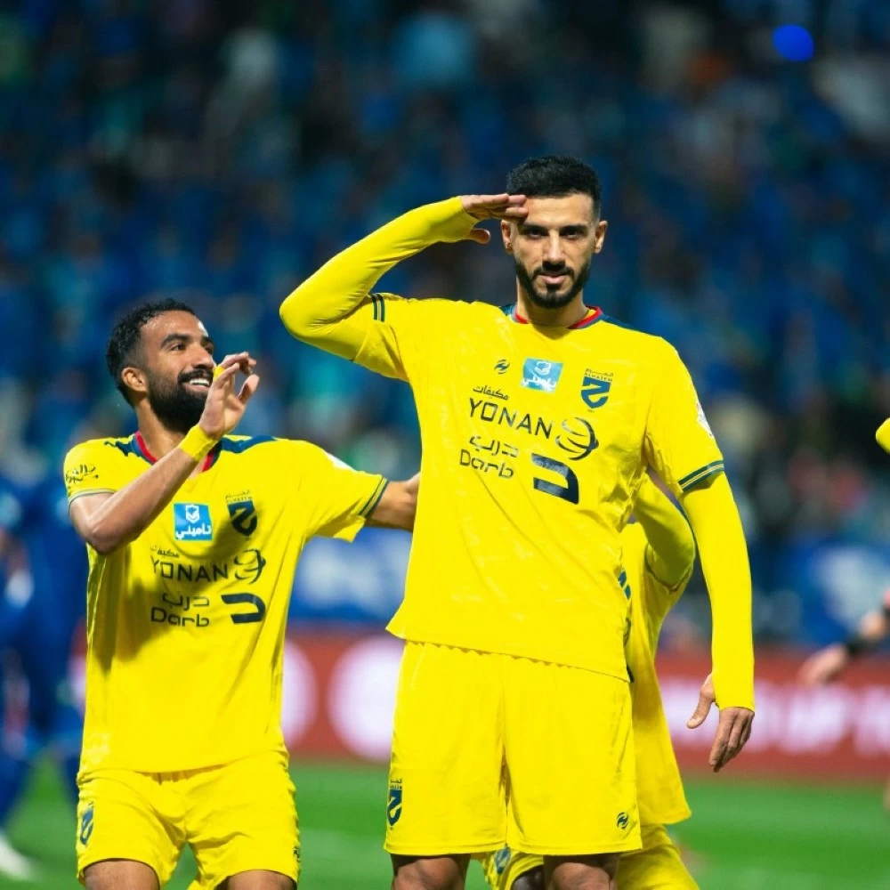 الفتح يخطف تعادلاً قاتلاً من الحزم في دوري روشن السعودي