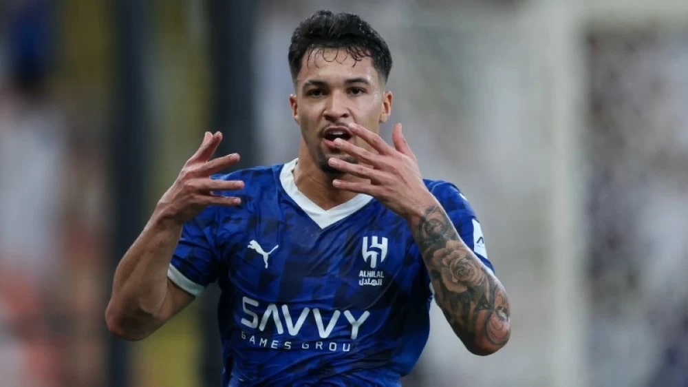 مستقبل بنزيما يهدد صفقة انتقال ليوناردو إلى أتلتيكو مدريد