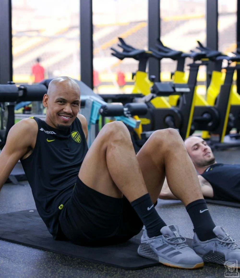 كلاسيكو النصر والاتحاد: صراع الانضباط في دوري روشن