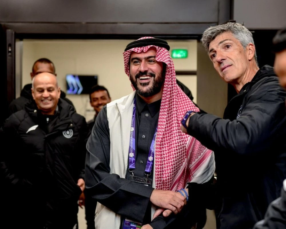 رئيس الشباب ينتقد التحكيم في دوري روشن بعد الخسارة