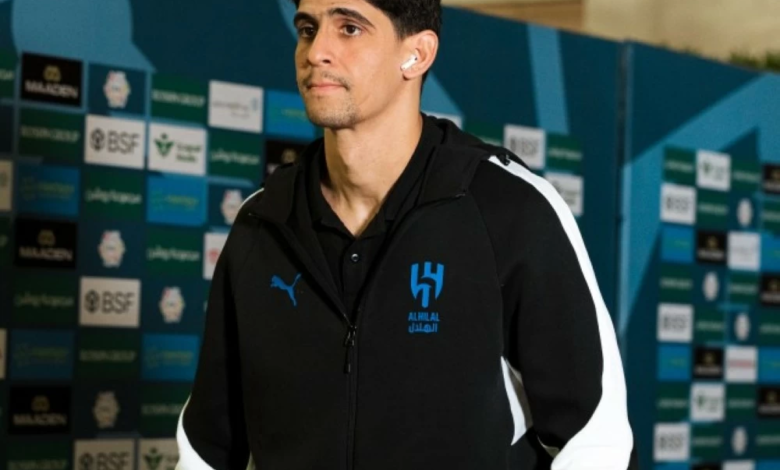 إصابة ياسين بونو في الكتف وغيابه عن تدريبات الهلال