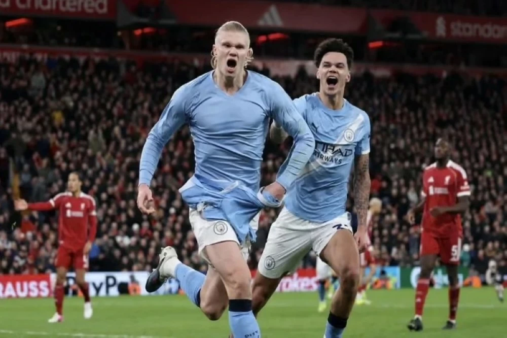مانشستر سيتي يهزم ليفربول ويقلص الفارق مع أرسنال بالبريميرليغ