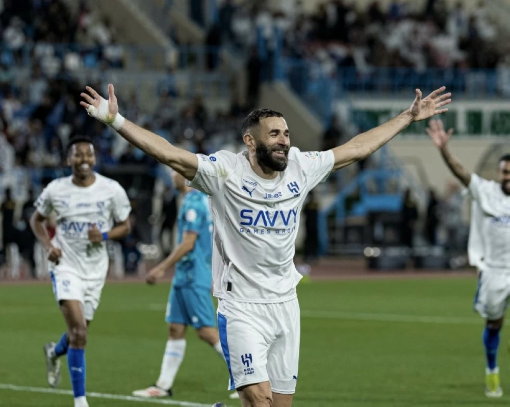 كيف يستفيد ليون من انتقالات كريم بنزيما؟ شرح آلية الفيفا