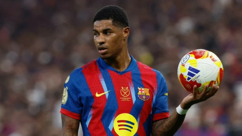 غياب نجم برشلونة عن مواجهة أتلتيكو مدريد يربك حسابات تشافي