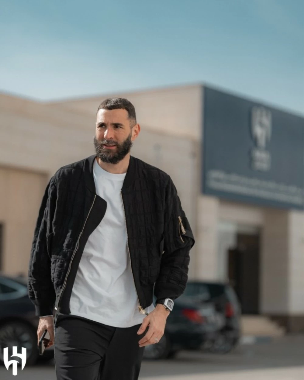 لماذا لا يستطيع بنزيما اللعب مع الهلال في دوري أبطال آسيا؟