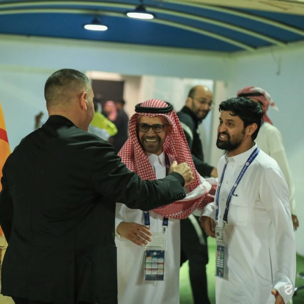 الحزم يفوز على الأخدود 2-1 ويشعل صراع البقاء بدوري روشن