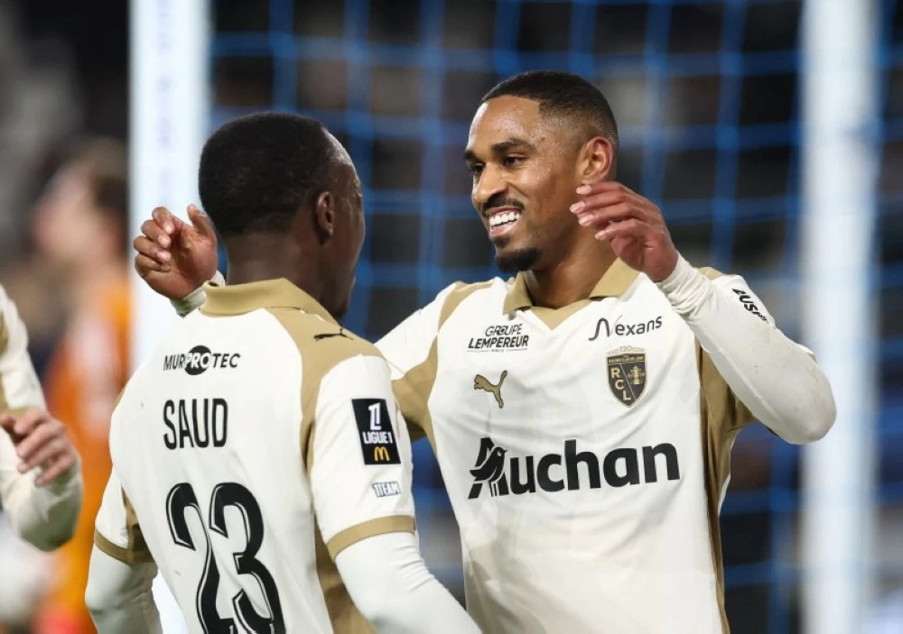 صدارة لنس للدوري الفرنسي: دور سعود عبدالحميد وتأثيره