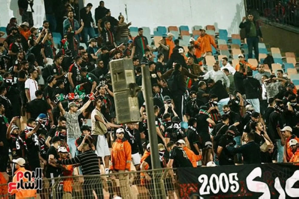 الكاف يهدد بعقوبات بعد أحداث مباراة الأهلي والجيش الملكي