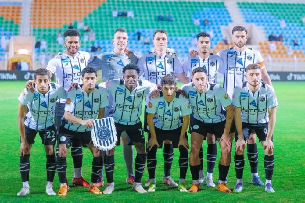 الشباب البحريني يسعى للتأهل لنصف نهائي كأس الخليج للأندية