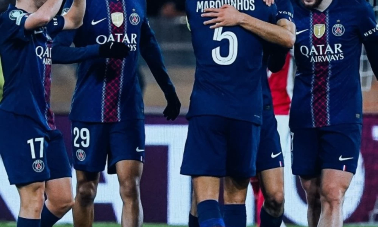 باريس سان جيرمان يهزم موناكو 5-2 في قمة الدوري الفرنسي