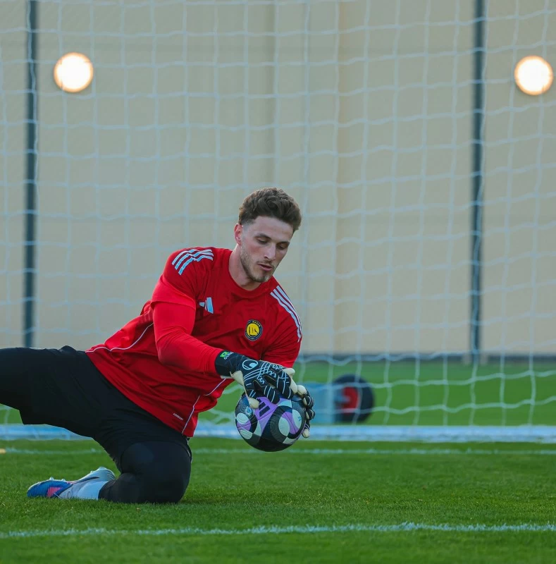 النصر يسعى لمعادلة رقم الهلال التاريخي في الكلين شيت