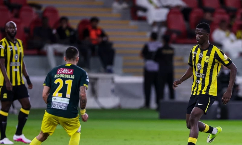 أداء محمدو دومبيا ضد الاتحاد: نجم الخليج يتألق في دوري روشن