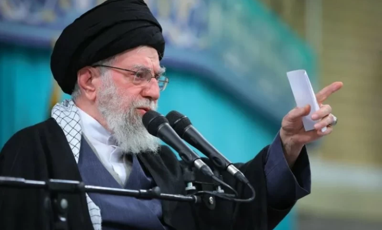 ترامب يهدد بـ"إبادة" صواريخ وأسطول إيران البحري