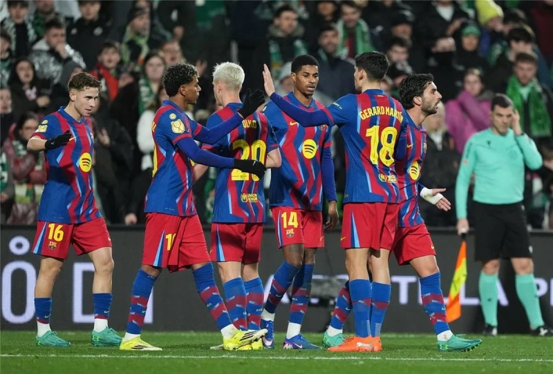 برشلونة ضد فياريال: قمة نارية لتأمين صدارة الدوري الإسباني