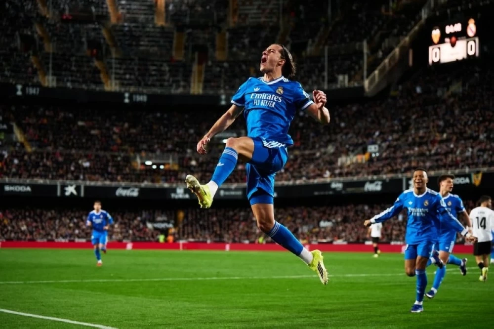 ريال مدريد 2-0 فالنسيا: فوز ثمين يضيق الخناق على برشلونة