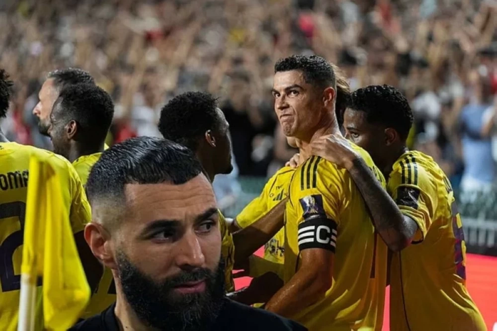 رونالدو وبنزيما: تفاصيل رسالة أشعلت التنافس بالدوري السعودي