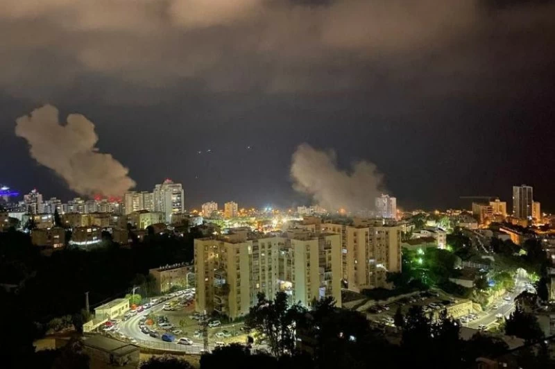 تصعيد حزب الله وإسرائيل: صواريخ وغارات جوية متبادلة