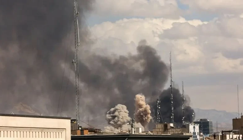 تصعيد إيران وإسرائيل: مزاعم غارات على طهران ورد الحرس الثوري