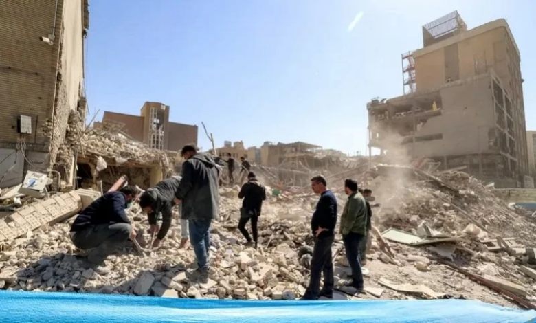 واشنطن تتوعد إيران بضربات ساحقة وسط جدل صلاحيات الحرب