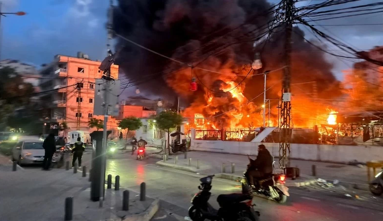 قصف إسرائيلي جنوب لبنان: إخلاء الليطاني وتصعيد التوتر