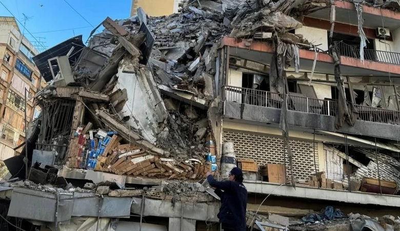 قصف إسرائيلي مكثف لضاحية بيروت: حرب ضد حزب الله