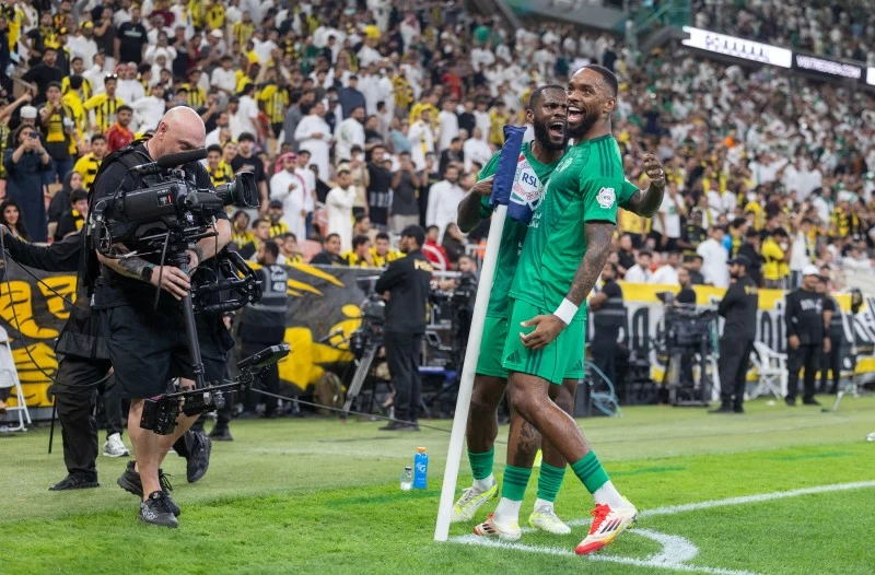 الأهلي يهزم الاتحاد 3-1 في ديربي الغربية بدوري روشن