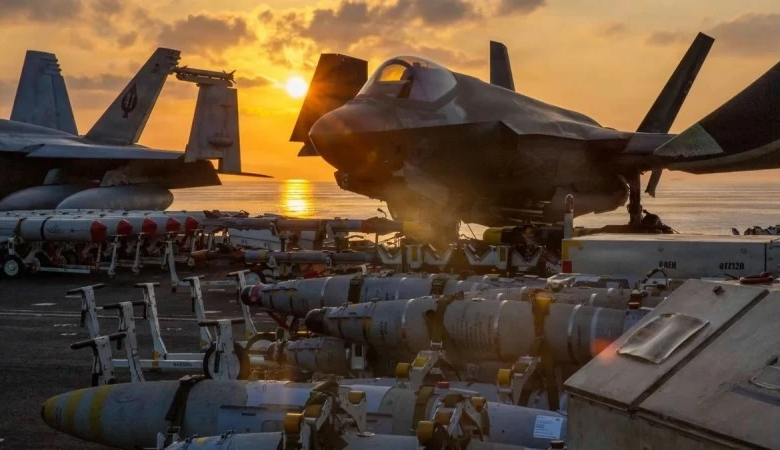 تصاعد التوترات: أمريكا تستدعي الاحتياط وتضاعف إنتاج الأسلحة