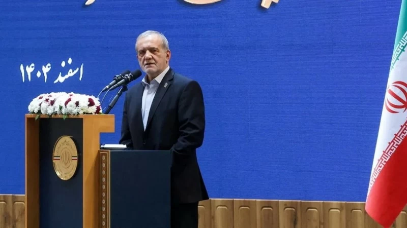 اعتذار بزشكيان لدول الجوار: هل تتغير سياسة إيران الإقليمية؟