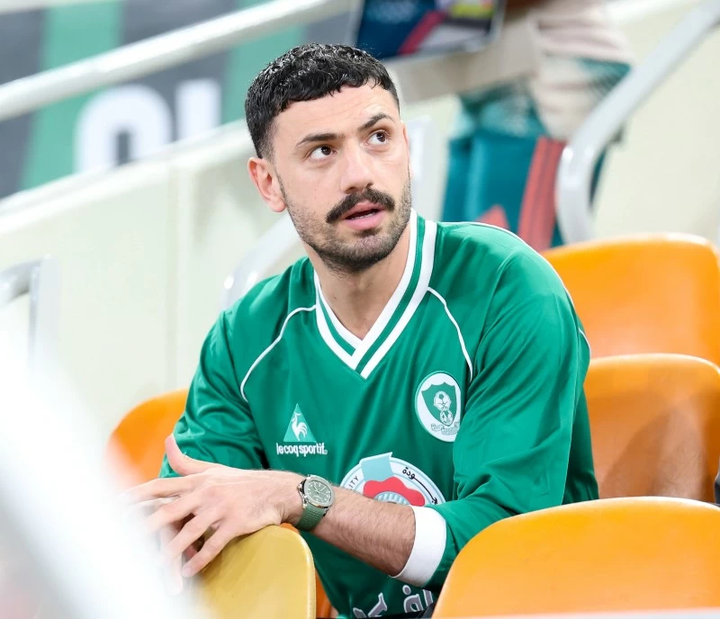 إصابة ديميرال تضرب الأهلي: غياب مؤثر في سباق دوري روشن