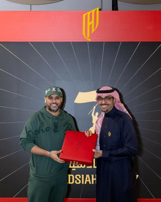 القادسية يكرم نجومه الذهبيين بعضوية "إرث القادسية"