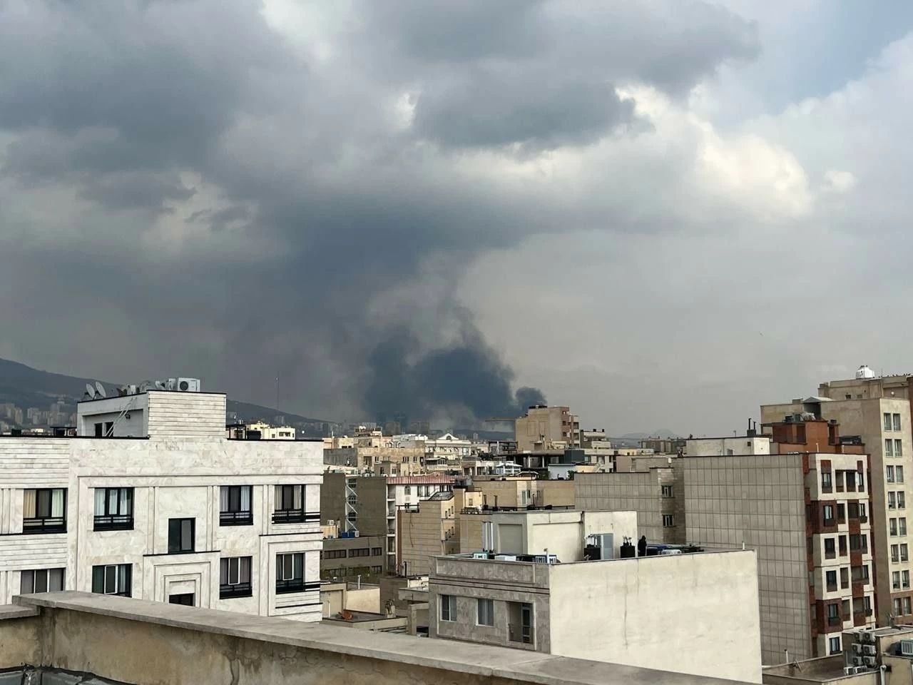 إسرائيل تهدد باستهداف خليفة المرشد الإيراني المحتمل: تصعيد خطير